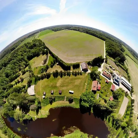 Tatil parkı Soomaa Water Camp